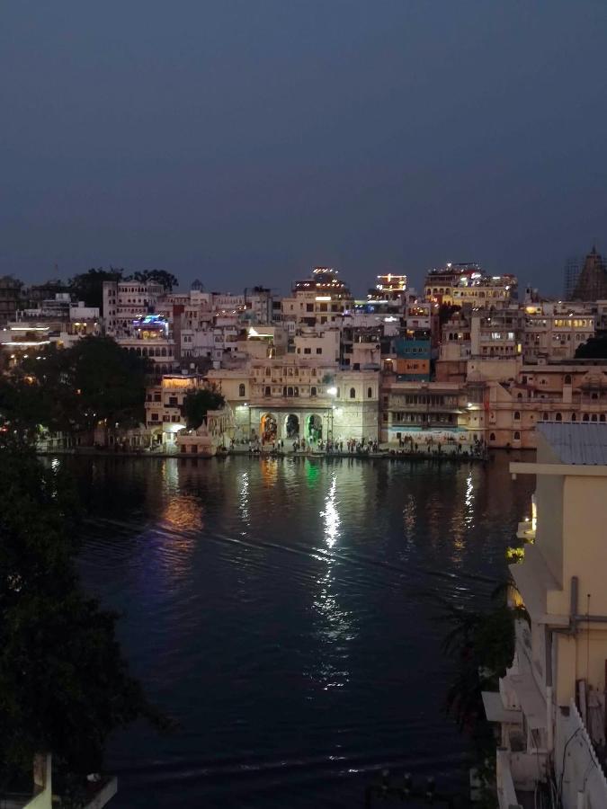 A Pousada Madpackers Udaipur Exterior foto