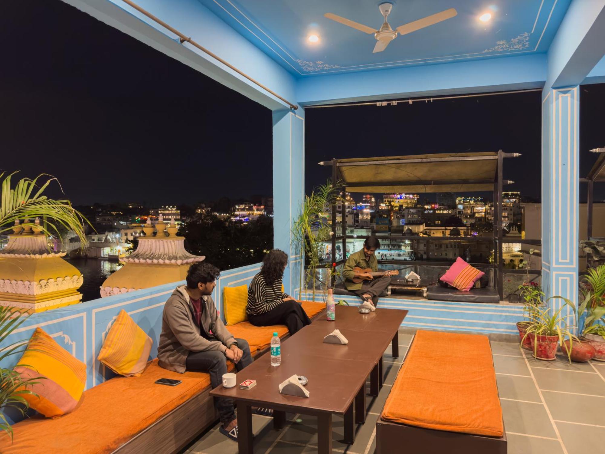 A Pousada Madpackers Udaipur Exterior foto