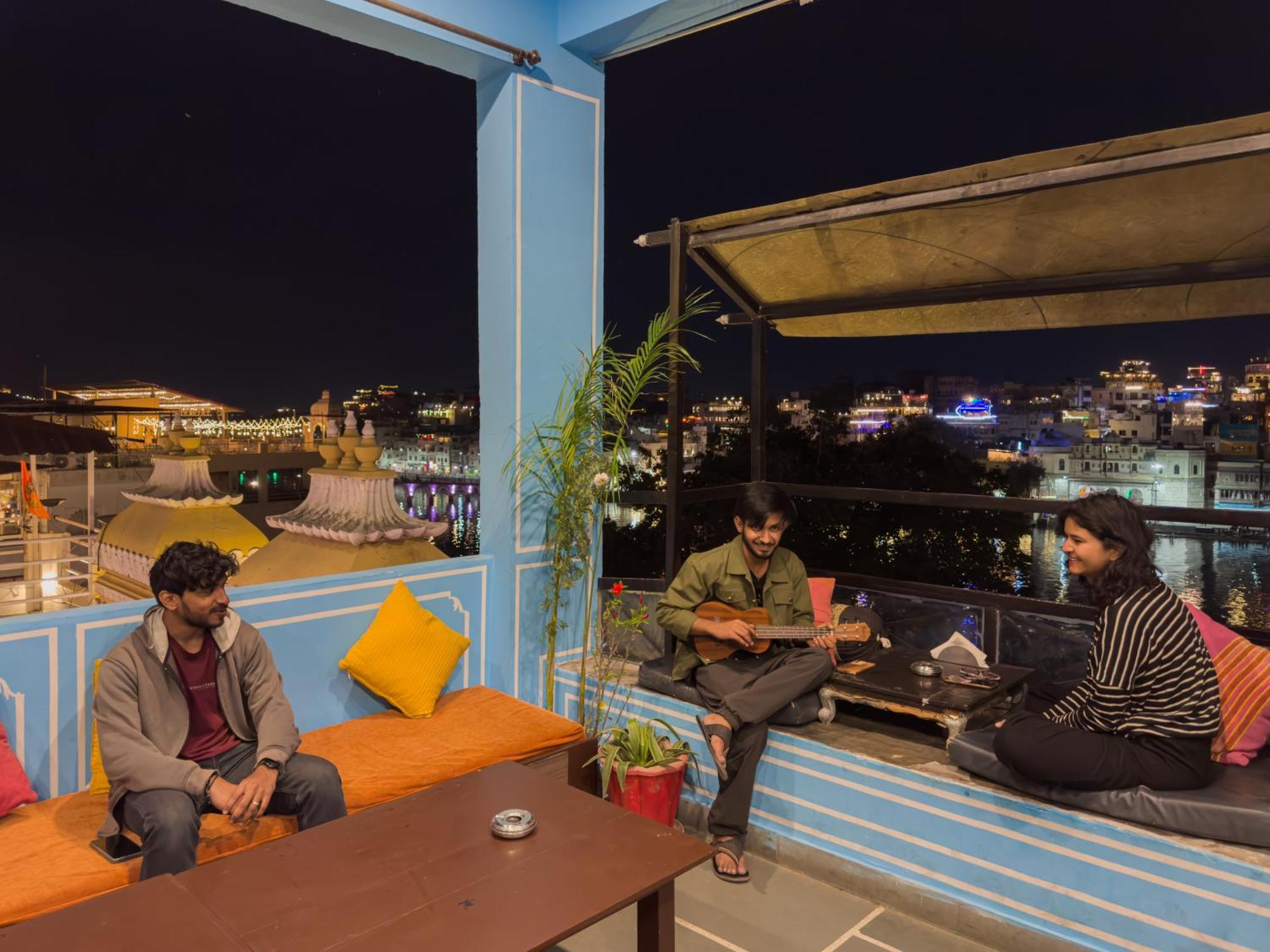 A Pousada Madpackers Udaipur Exterior foto