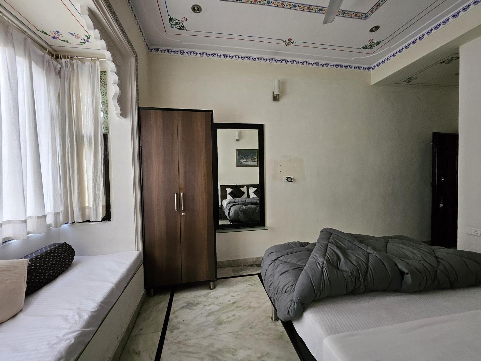 A Pousada Madpackers Udaipur Exterior foto